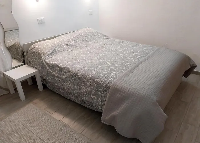 Casa Cozy - Comodo In Centro Lägenhet
